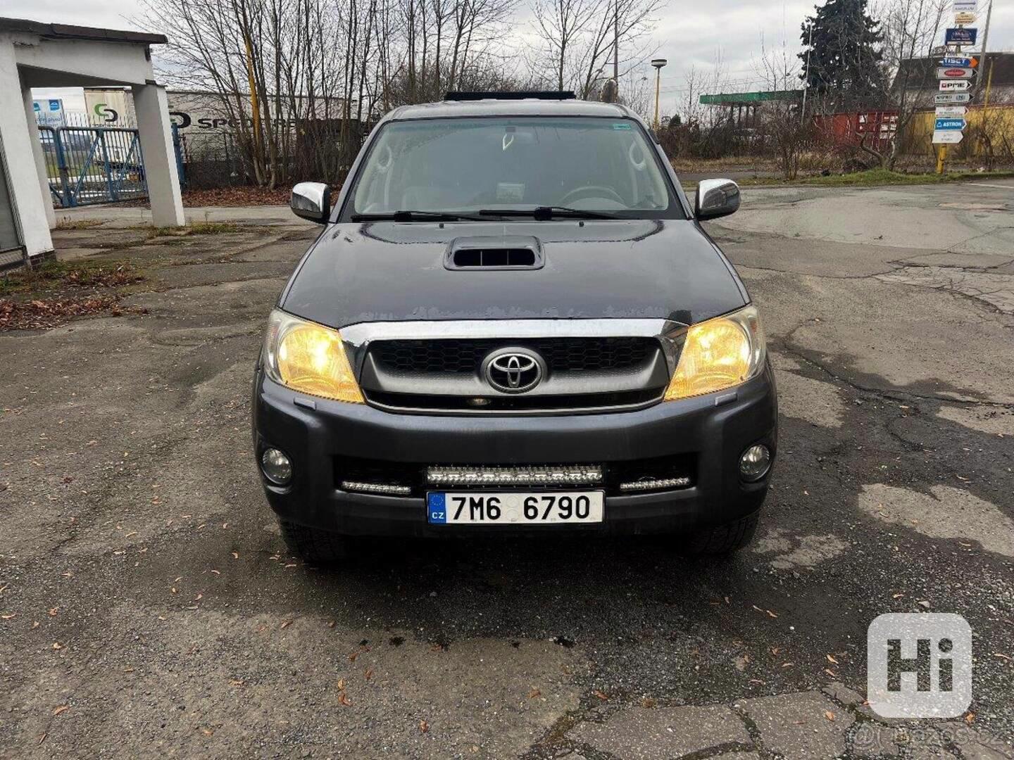 Toyota Hilux 3,0 - foto 1