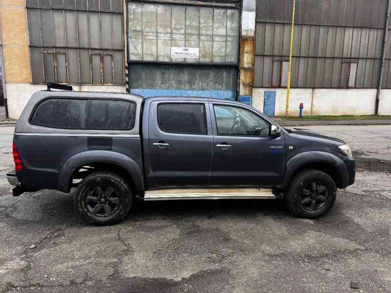 Toyota Hilux 3,0 - foto 5