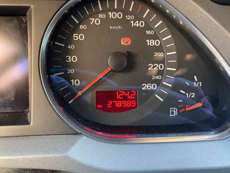 Audi A6 2.4i Avant (130kw) rv. 6/2005 benzín + lpg - foto 6