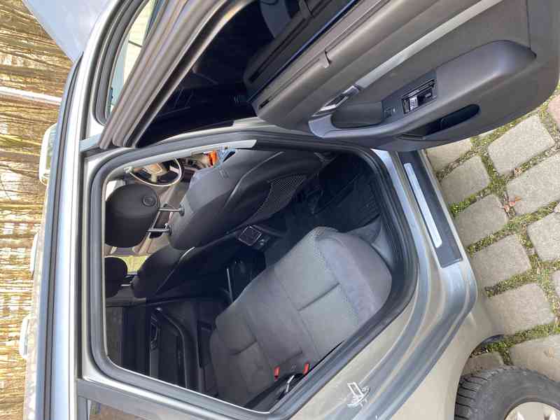 Audi A6 2.4i Avant (130kw) rv. 6/2005 benzín + lpg - foto 8