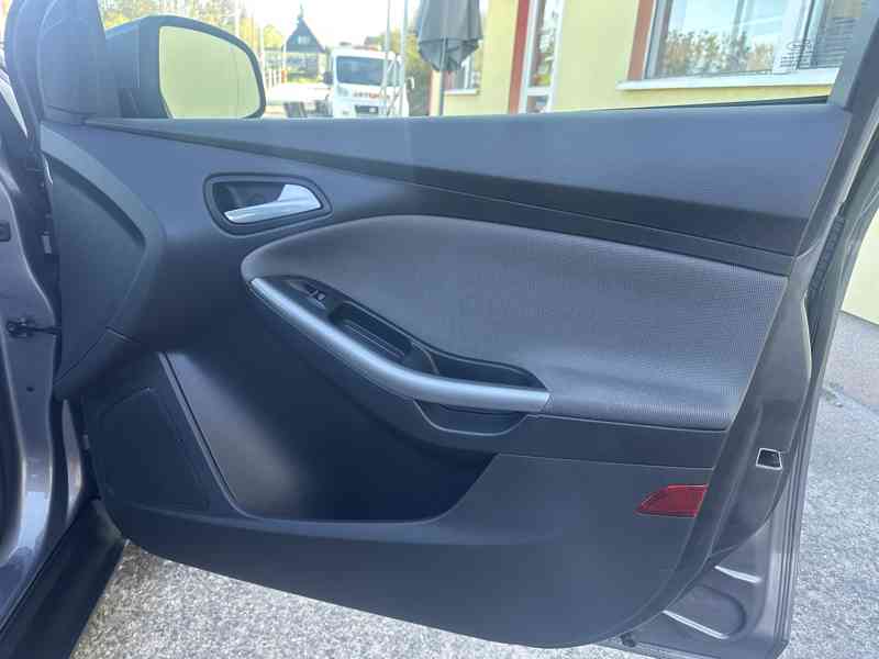 Ford Focus 1.6i 92kW/1MAJ/ESP/Top - foto 20