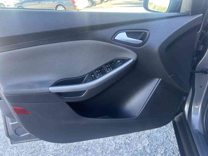 Ford Focus 1.6i 92kW/1MAJ/ESP/Top - foto 11