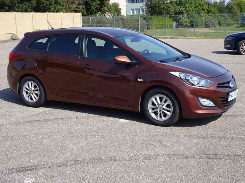 Hyundai i30 1.6i Combi r.v.2014 (88 kw) Koupeno ČR - foto 2