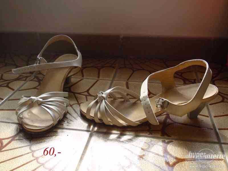 různá obuv - foto 9
