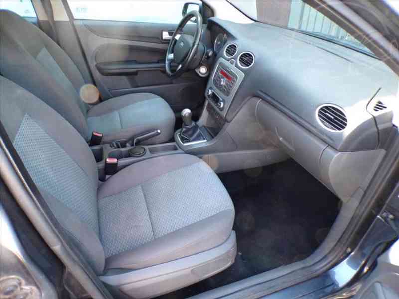 Ford Focus 1,6 16V TAŽNÉ ZAŘÍZENÍ - foto 10