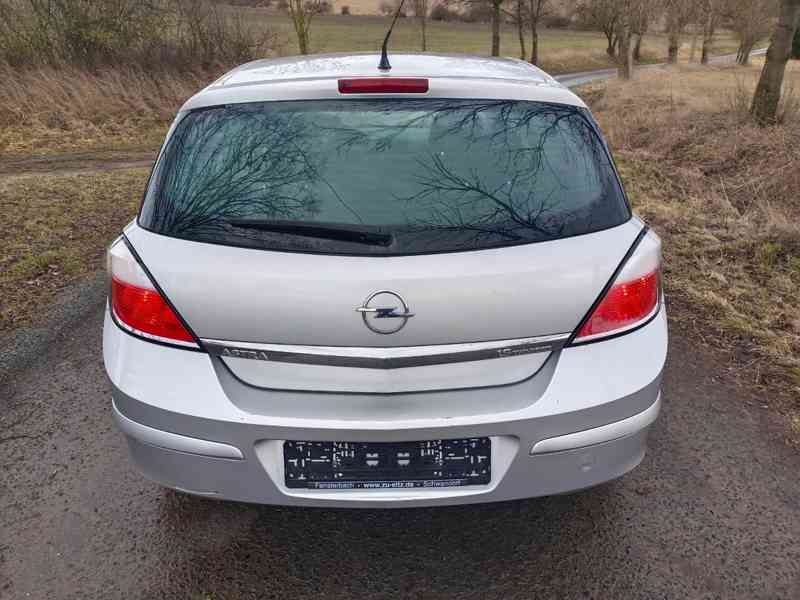 Opel Astra H 1.6 77Kw RV.2004 naj.120tis. - foto 5