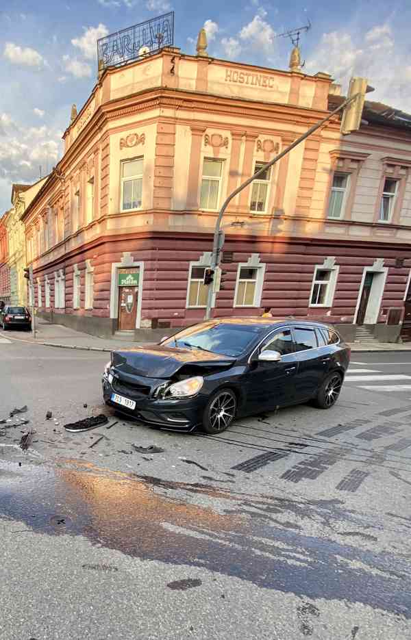 Volvo V60 D3 2012 2.0 r-design - foto 5