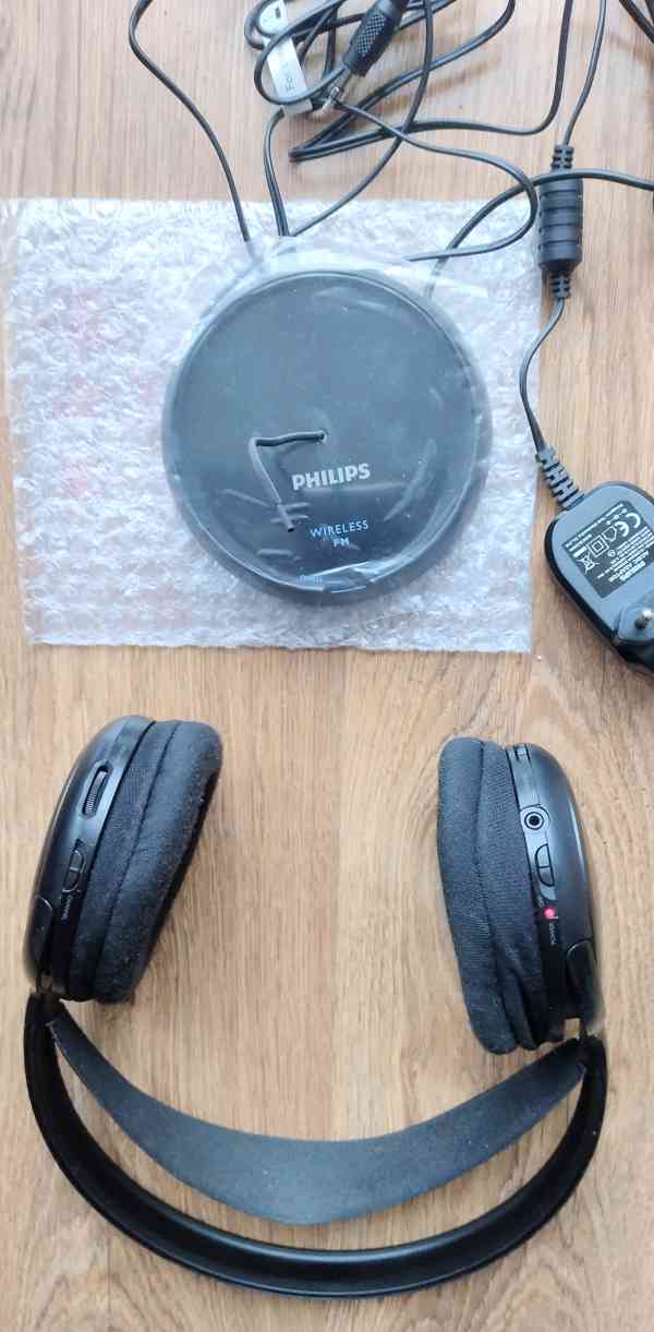 Bezdrátová FM sluchátka Philips SHC5200 – 100m, 14 hodin - foto 2