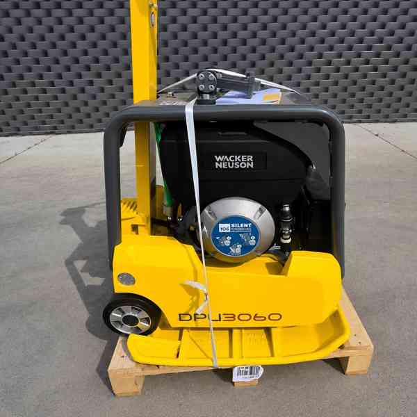 Vibrační deska WACKER NEUSON DPU 3060 Hets 30kN - foto 4