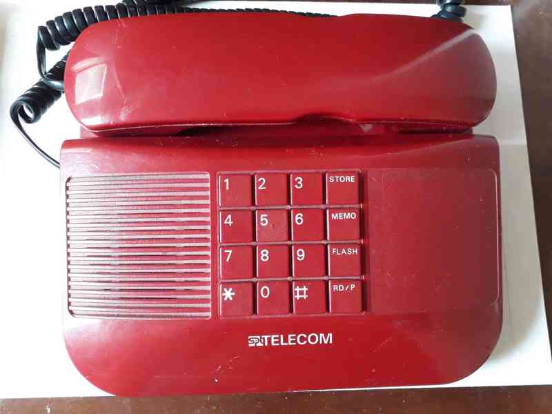 Stolní telefon SPT Telecom - retro  - foto 1