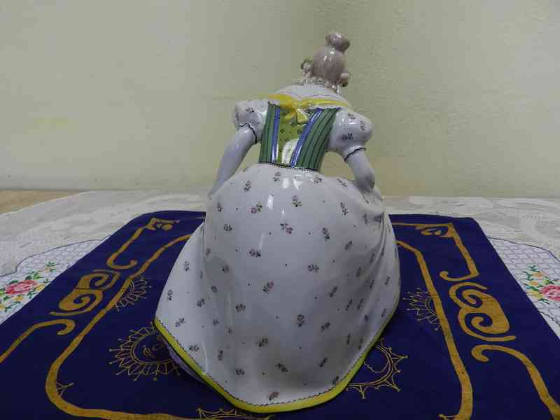 Dáma v plesových šatech Tanečnice Březová OEPIAG  - foto 5