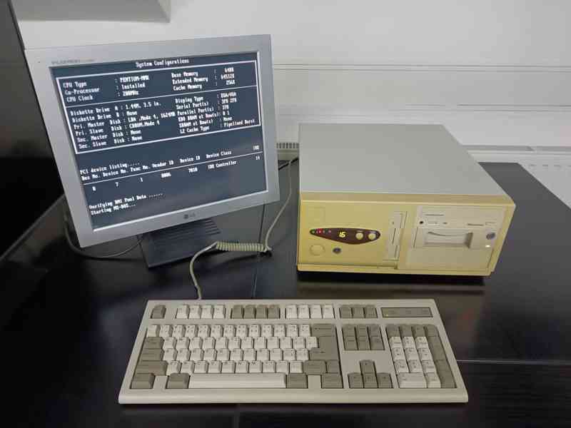 Prodám PC (stáří 30 let) - foto 2