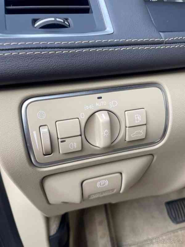 Volvo XC60 2,4 D5, 169kW - foto 10