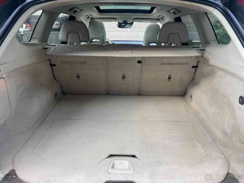 Volvo XC60 2,4 D5, 169kW - foto 12