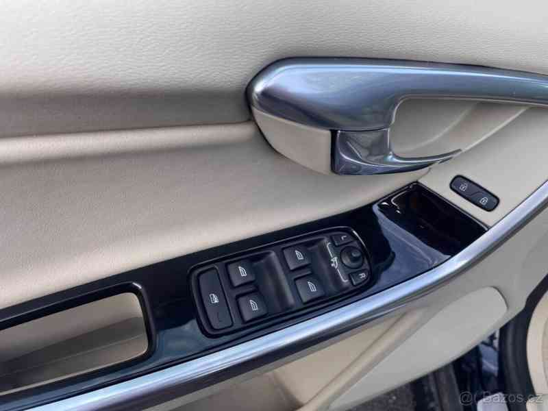 Volvo XC60 2,4 D5, 169kW - foto 9