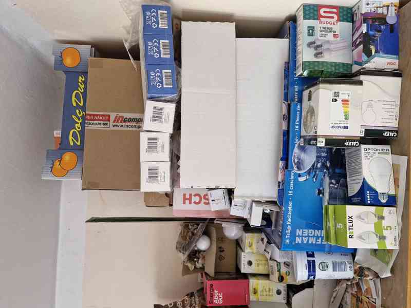 Žárovky ve větším množství. Nové, bezvadný stav - foto 2