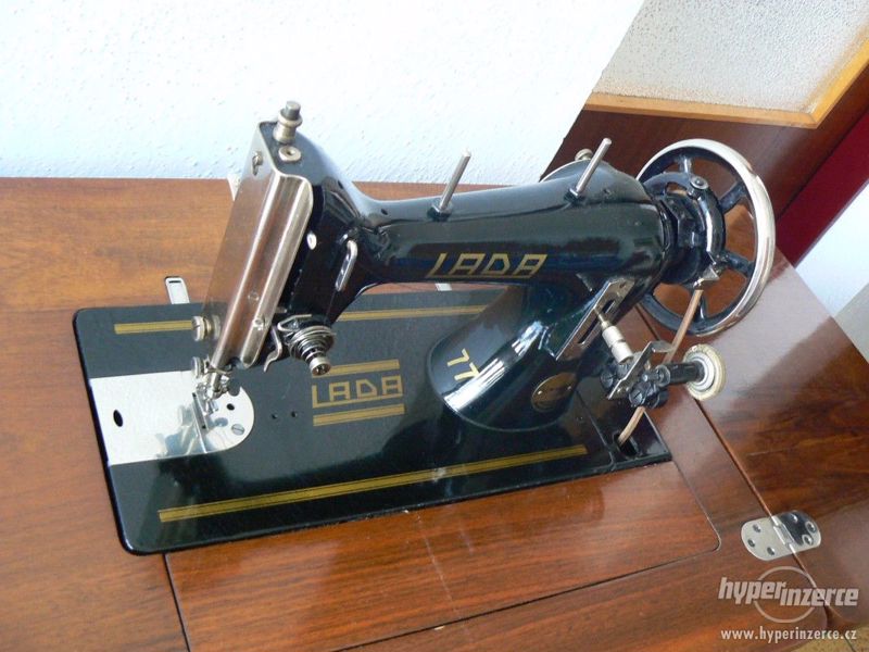 Skříňový šicí stroj LADA 77 - foto 6