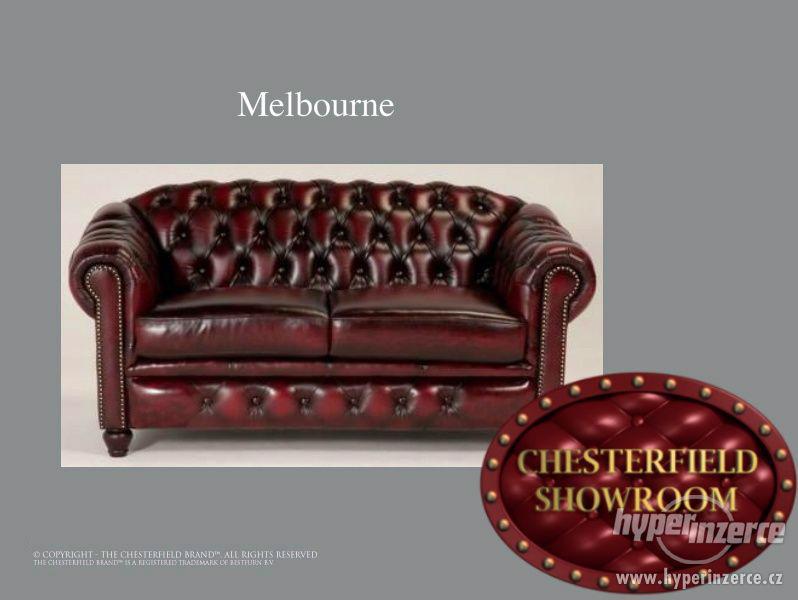 Chesterfield pohovka Melbourne - foto 4
