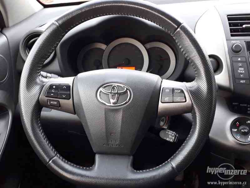 Toyota RAV 4 2.0 4x2 Life - foto 2