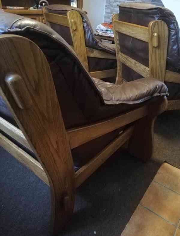 Kožená sedačka s dvěma křesly. - foto 3