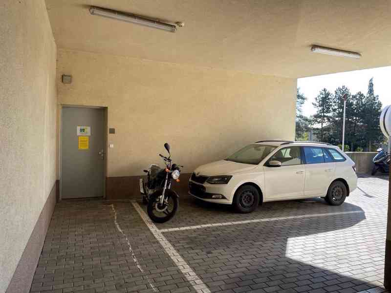 Kryté parkovací stání - foto 4