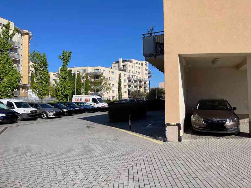 Kryté parkovací stání - foto 3