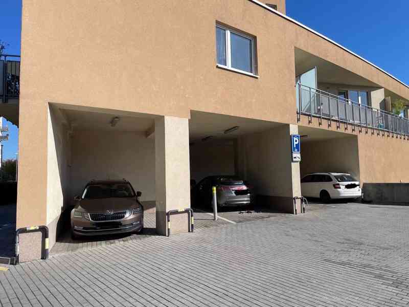 Kryté parkovací stání - foto 2