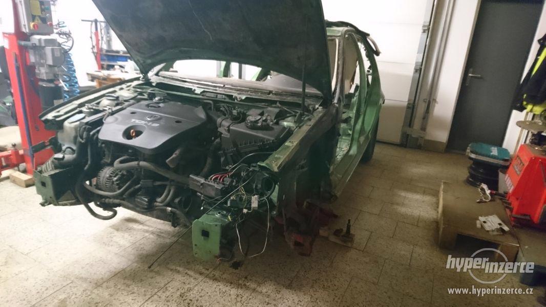 VW Golf IV na NÁHRADNÍ DÍLY - foto 1