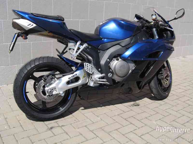 Honda CBR 1000RR FireBlade - foto 4