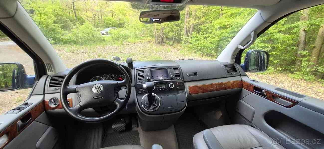 Volkswagen Multivan 2,5   Highline TDI 128kW - foto 11