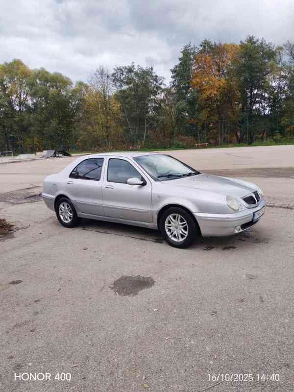 Lancia lybra 2.4 JTD r.v 2000 - foto 2