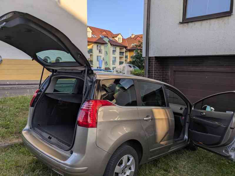 Peugeot 5008, Automat 1.6 HDI, 53.000 km, RV 2015, 1.majitel - foto 7