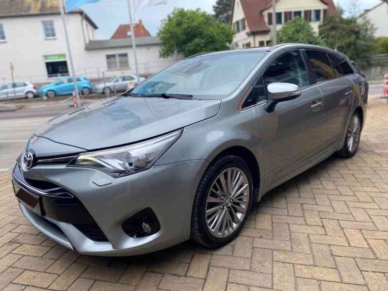 Toyota Avensis 1.8i Touring Sports Business Edition benzín 1 - foto 1