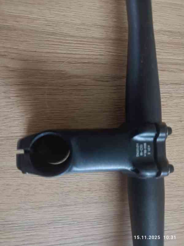 Řidítka AL 300BT 31,8/760 mm/9° rovná černá s představcem - foto 2