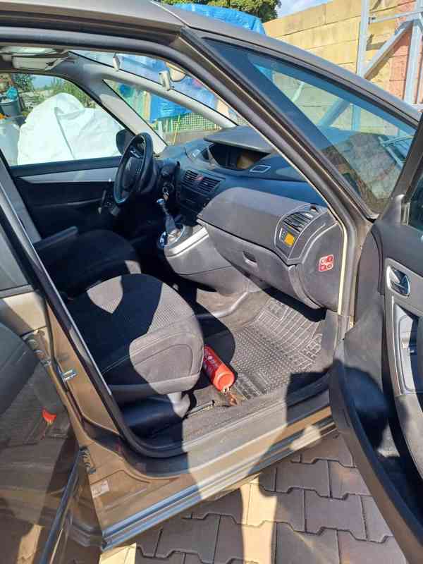 Automobil - foto 3