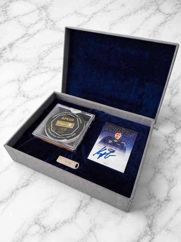 Sběratelský unikát Kometa Play-off 2025 Postava + Krošelj - foto 3