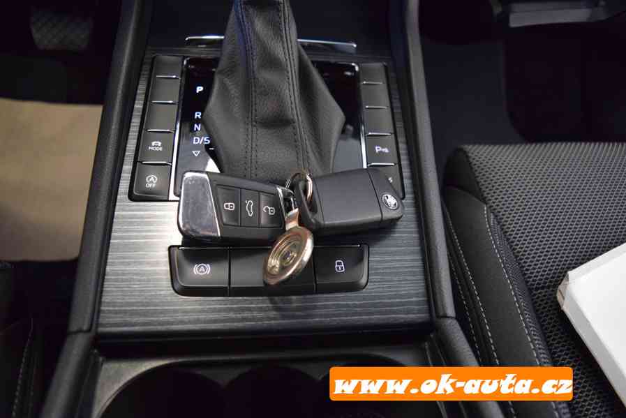 Škoda Superb 2.0 TDI STYLE MATRIX DSG 2023-DPH  - foto 24