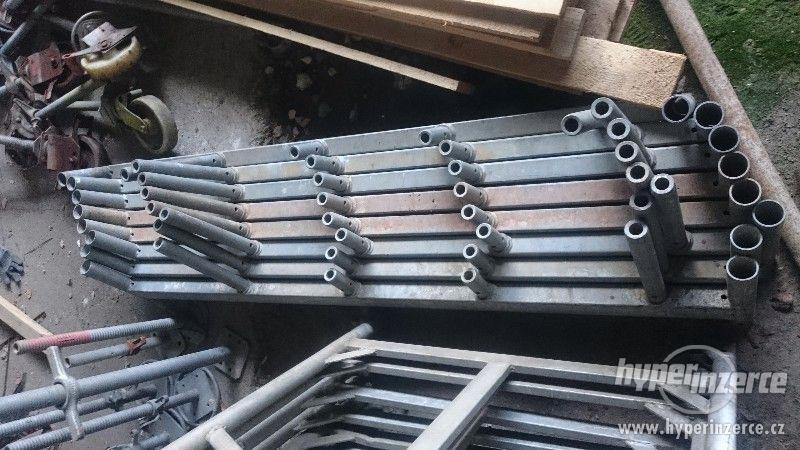 Prodám nosník k pojízdnému lešení Layher - foto 4