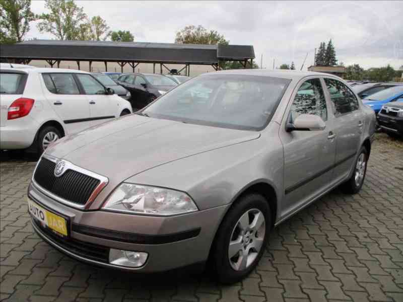 Škoda Octavia 2,0 TDI Elegance - foto 2