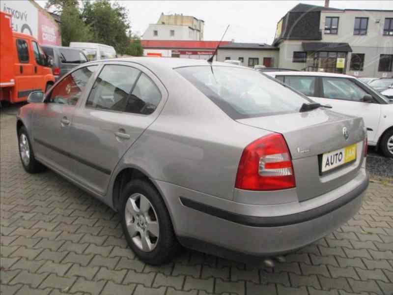 Škoda Octavia 2,0 TDI Elegance - foto 3