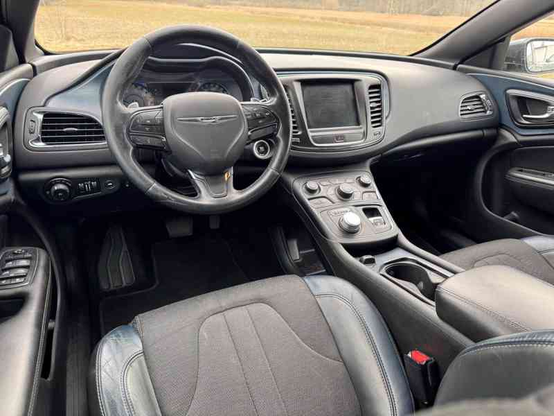  Chrysler 200S Limited 2,4 Kůže Klima 2015 - foto 13
