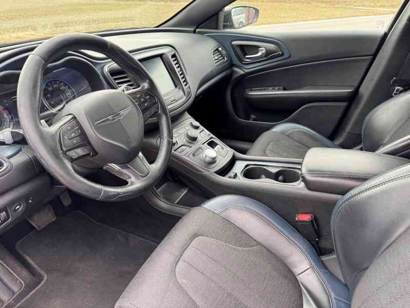  Chrysler 200S Limited 2,4 Kůže Klima 2015 - foto 15
