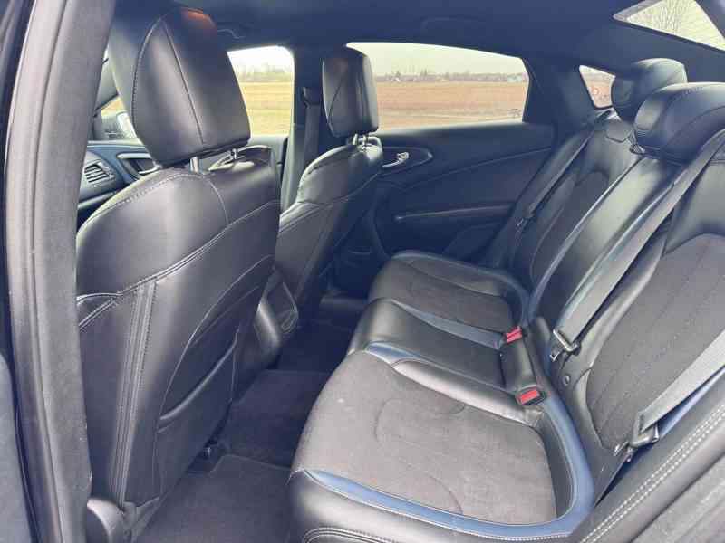  Chrysler 200S Limited 2,4 Kůže Klima 2015 - foto 11