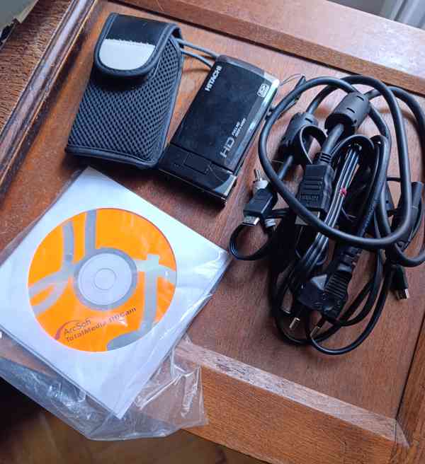 Digitální videokamera Hitachi DZHV-584E - foto 4