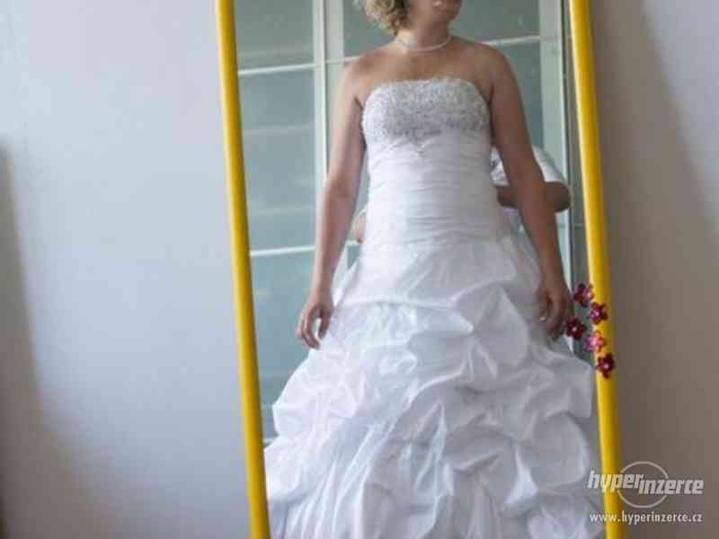 Svatební šaty - foto 1