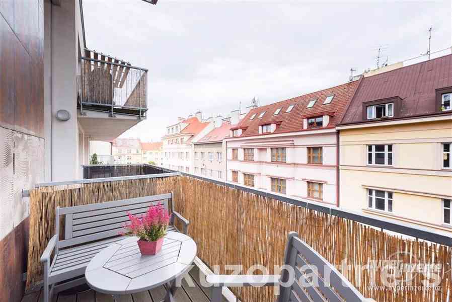 Prodej bytu- slunný LOFT o dispozici 2kk, 52m2, balkón, Praha 8-Libeň, ul. U Libeňského pivovaru - foto 2