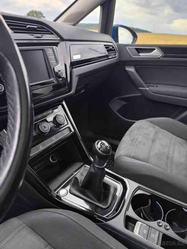 Volkswagen Touran 2,0 TDI 110 kW, 2017, 7-místný - foto 16