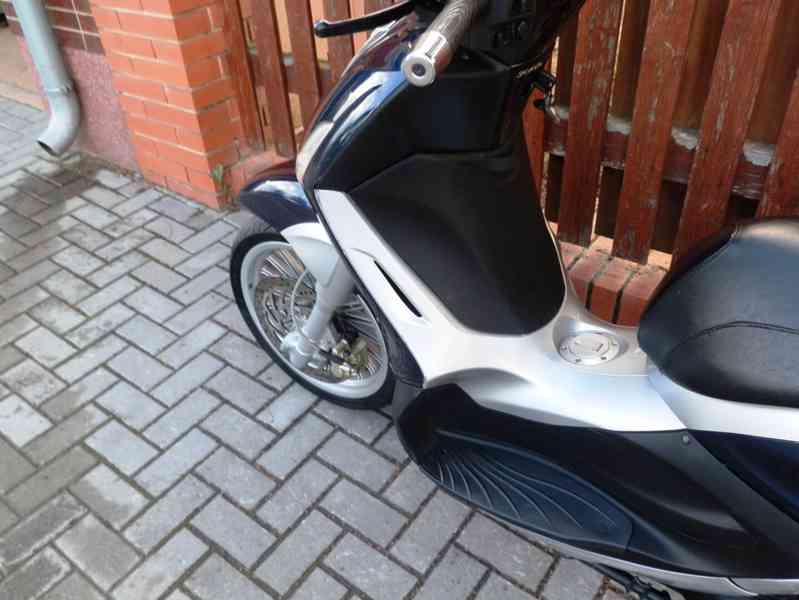 Piaggio Beverly 300 - foto 13