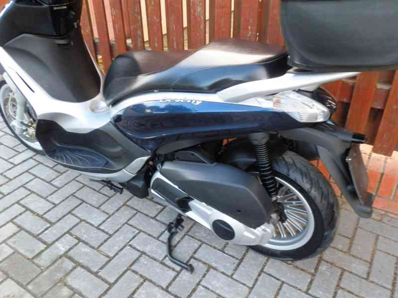 Piaggio Beverly 300 - foto 11