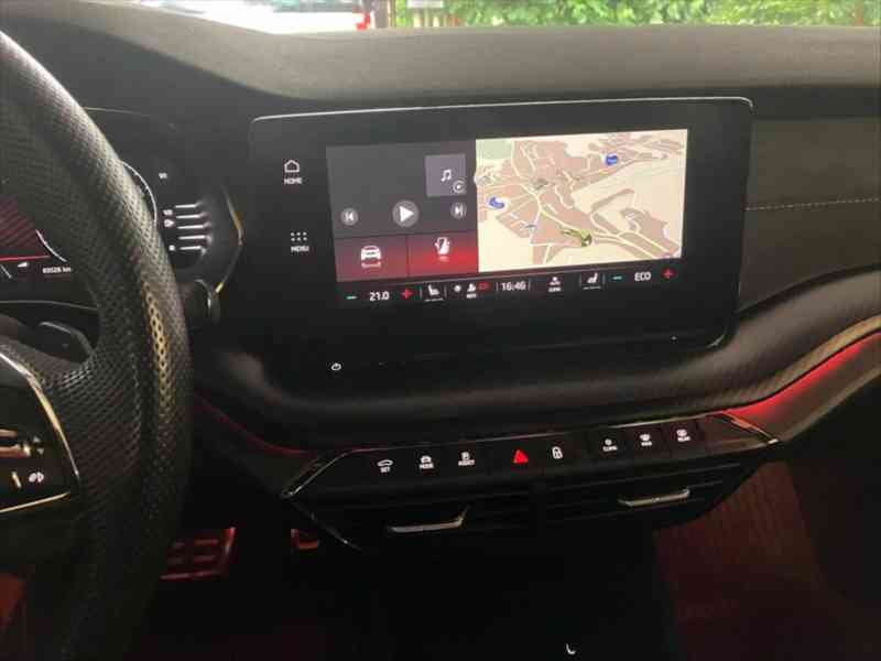 Škoda Octavia RS iV plug-in hybrid (2021) - foto 6